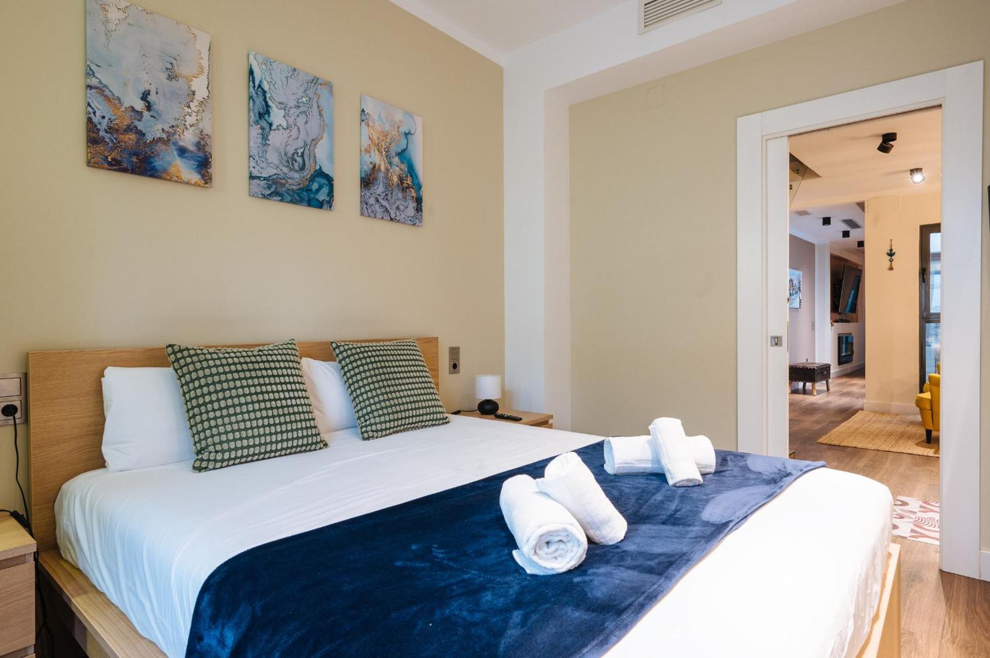 Elegant Duplex 3 Master Bedrooms And Private セビリア エクステリア 写真