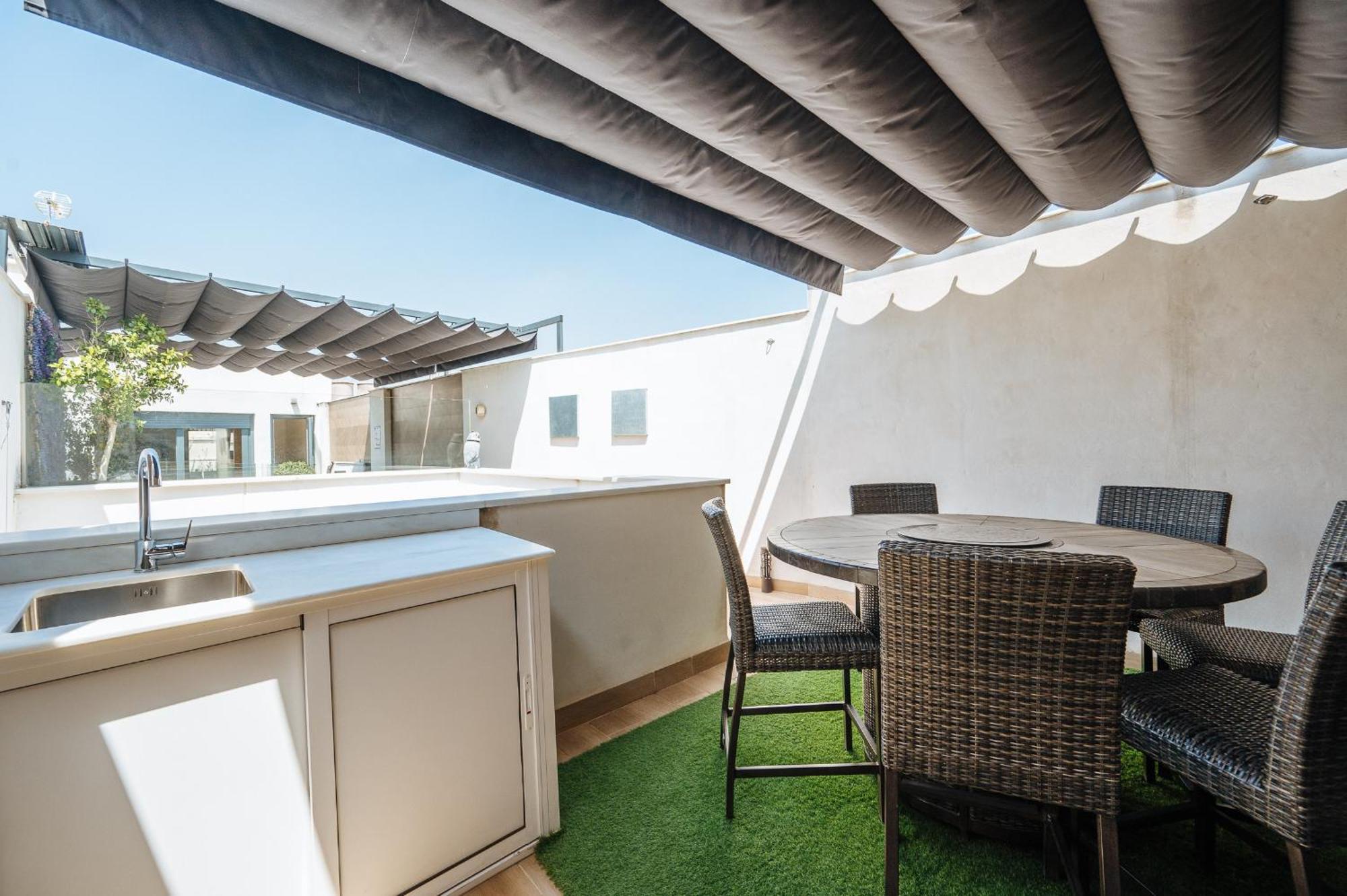 Elegant Duplex 3 Master Bedrooms And Private セビリア エクステリア 写真