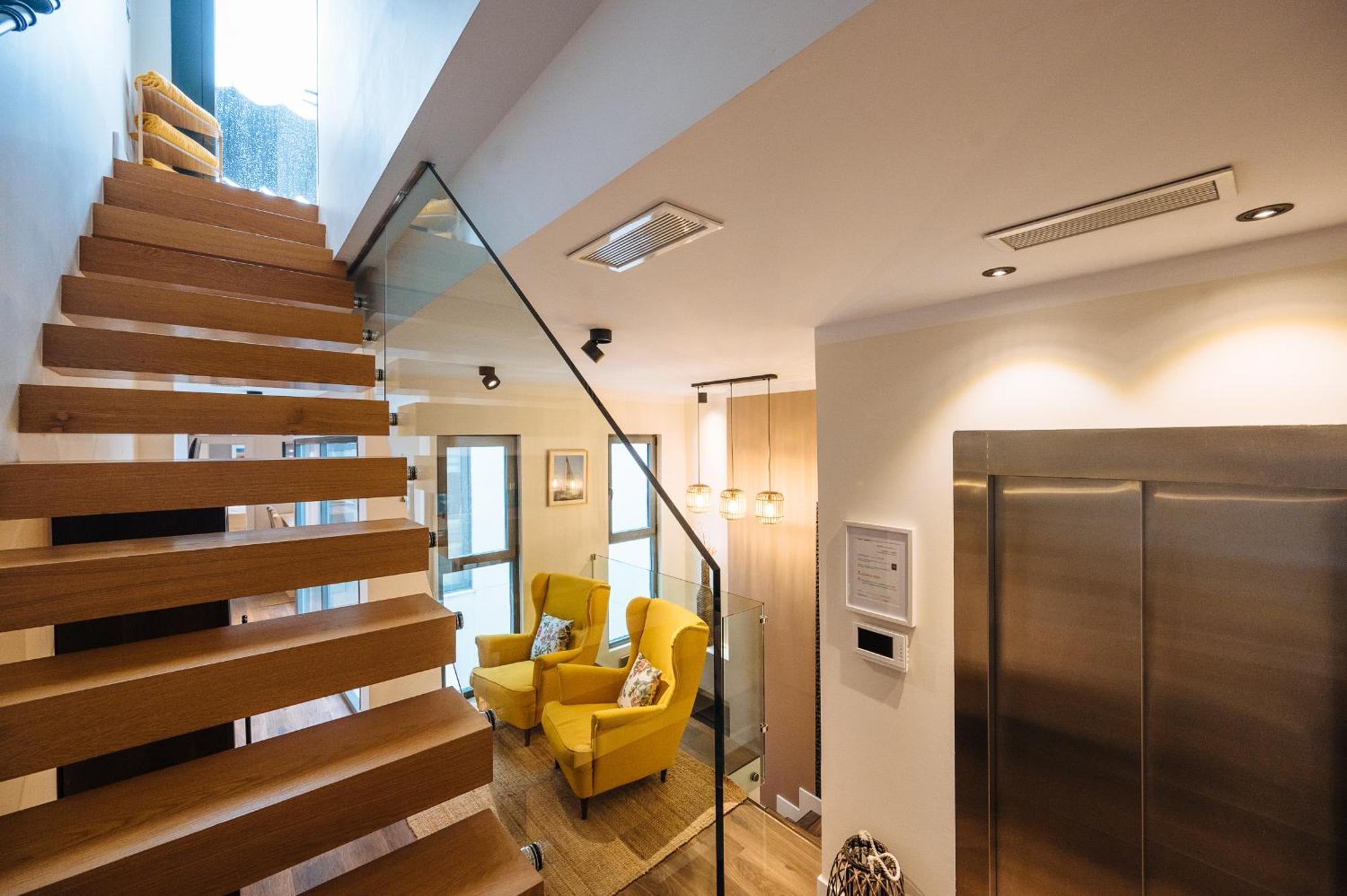 Elegant Duplex 3 Master Bedrooms And Private セビリア エクステリア 写真