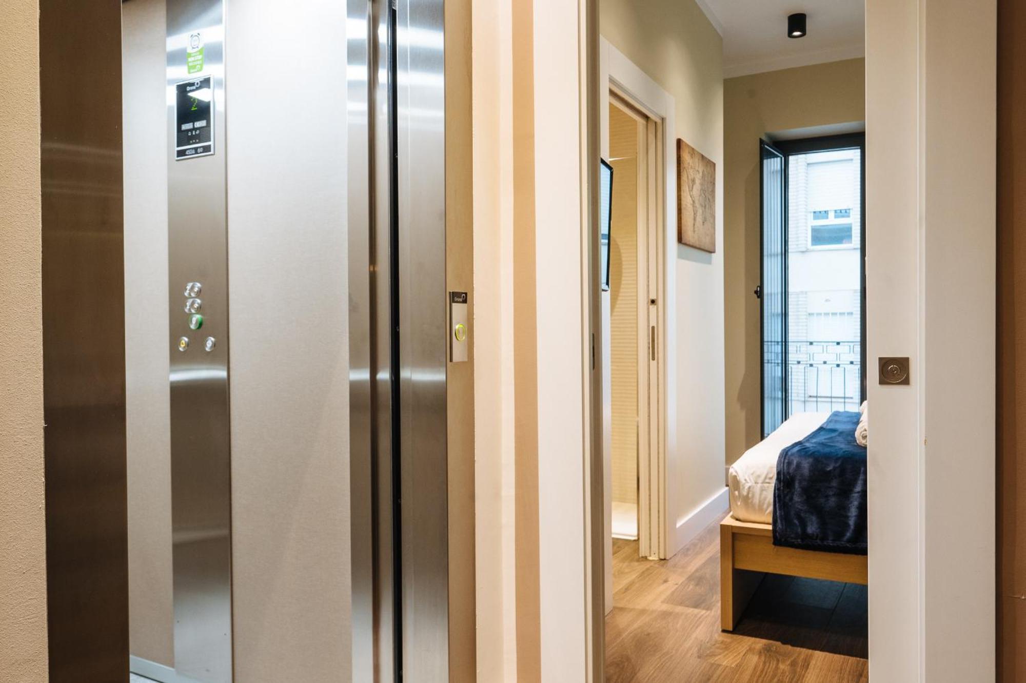 Elegant Duplex 3 Master Bedrooms And Private セビリア エクステリア 写真
