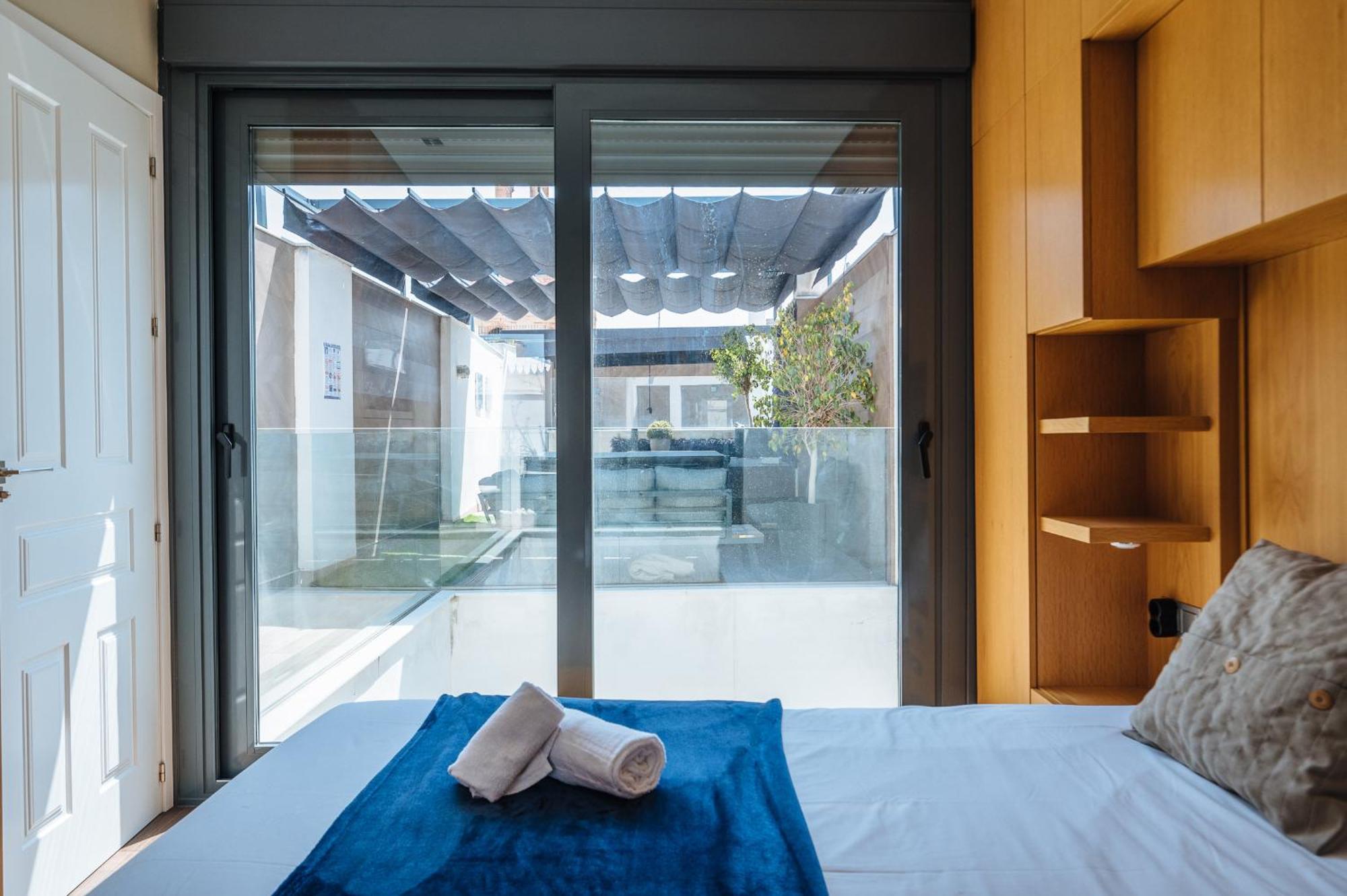 Elegant Duplex 3 Master Bedrooms And Private セビリア エクステリア 写真
