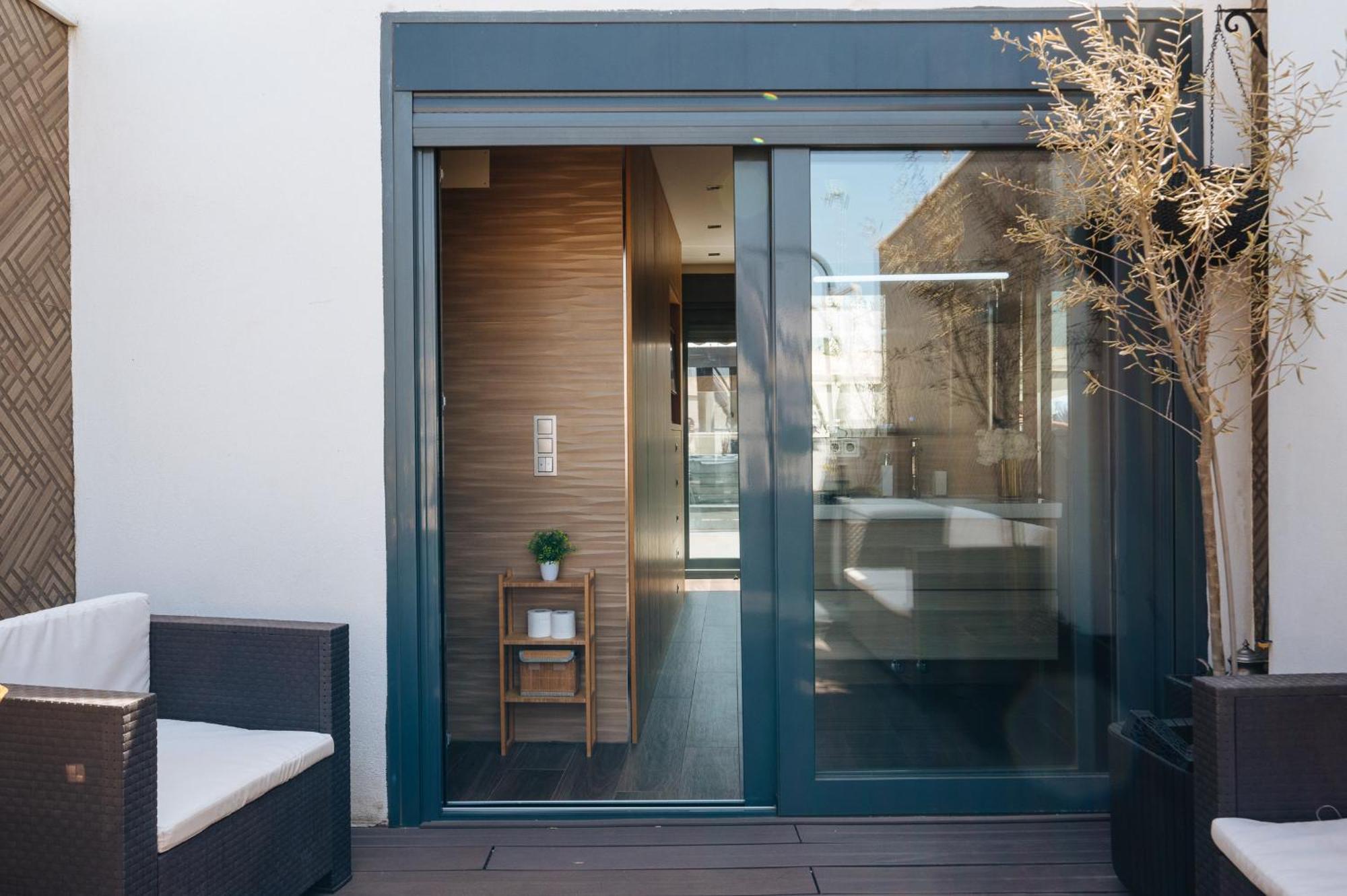 Elegant Duplex 3 Master Bedrooms And Private セビリア エクステリア 写真