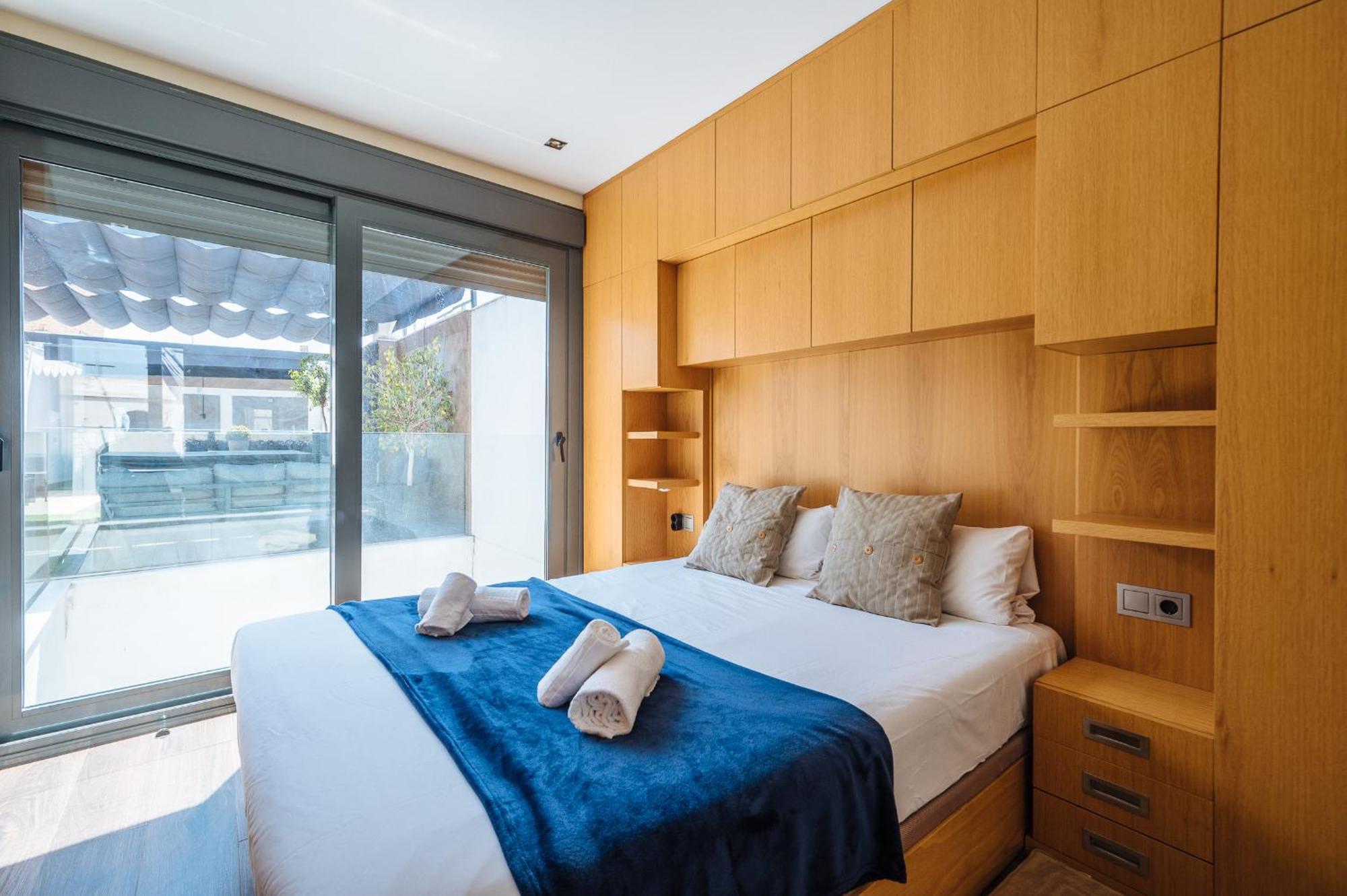 Elegant Duplex 3 Master Bedrooms And Private セビリア エクステリア 写真