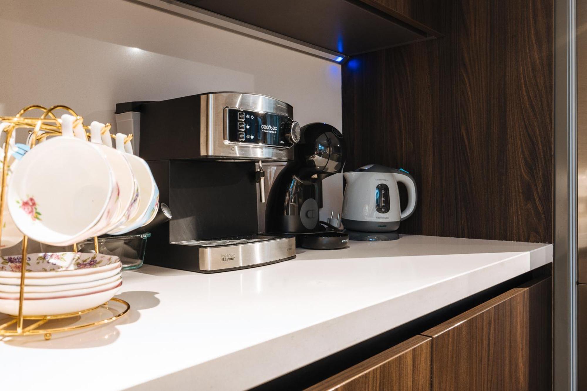 Elegant Duplex 3 Master Bedrooms And Private セビリア エクステリア 写真